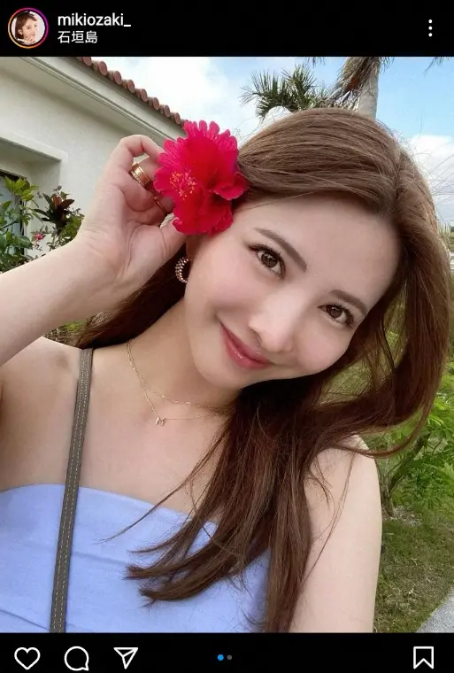 【画像・写真】求愛番組モテモテ女社長　石垣島でショートパンツ姿披露に「天使ですか？」「お綺麗なスタイル憧れます」