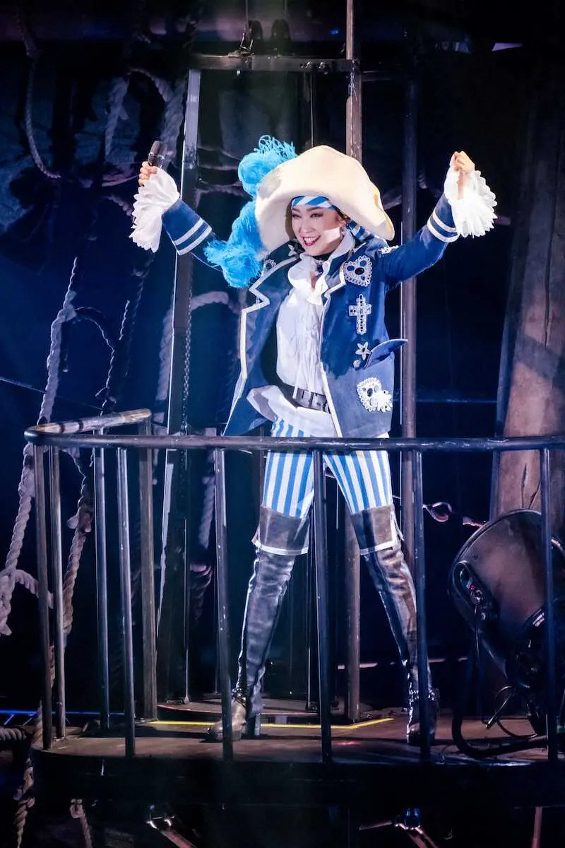 【画像・写真】ユーミン船長出航！　50周年記念“海賊船ツアー”「皆と旅をしたい。もちろん、船長はあたし～」