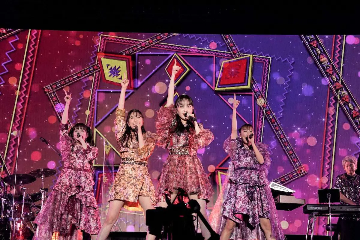【画像・写真】ももクロ　15周年記念ライブで感謝の涙「15年間ステージに立てると想像すらしていなかった」
