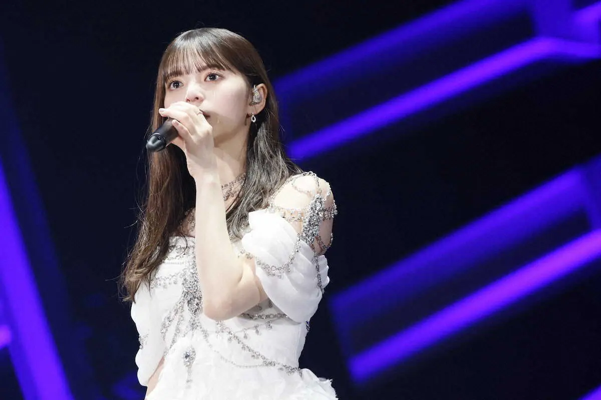 【画像・写真】乃木坂46齋藤飛鳥卒業コンサート　仲良し・3代目キャプテンの梅澤美波と熱い抱擁