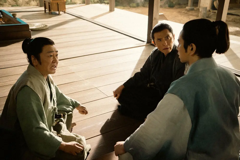 【画像・写真】大河ドラマ「どうする家康」第19話。徳川家康（松本潤）の“お手付き”を叱る酒井忠次（左衛門尉）（大森南朋・左）と石川数正（松重豊）（C）NHK