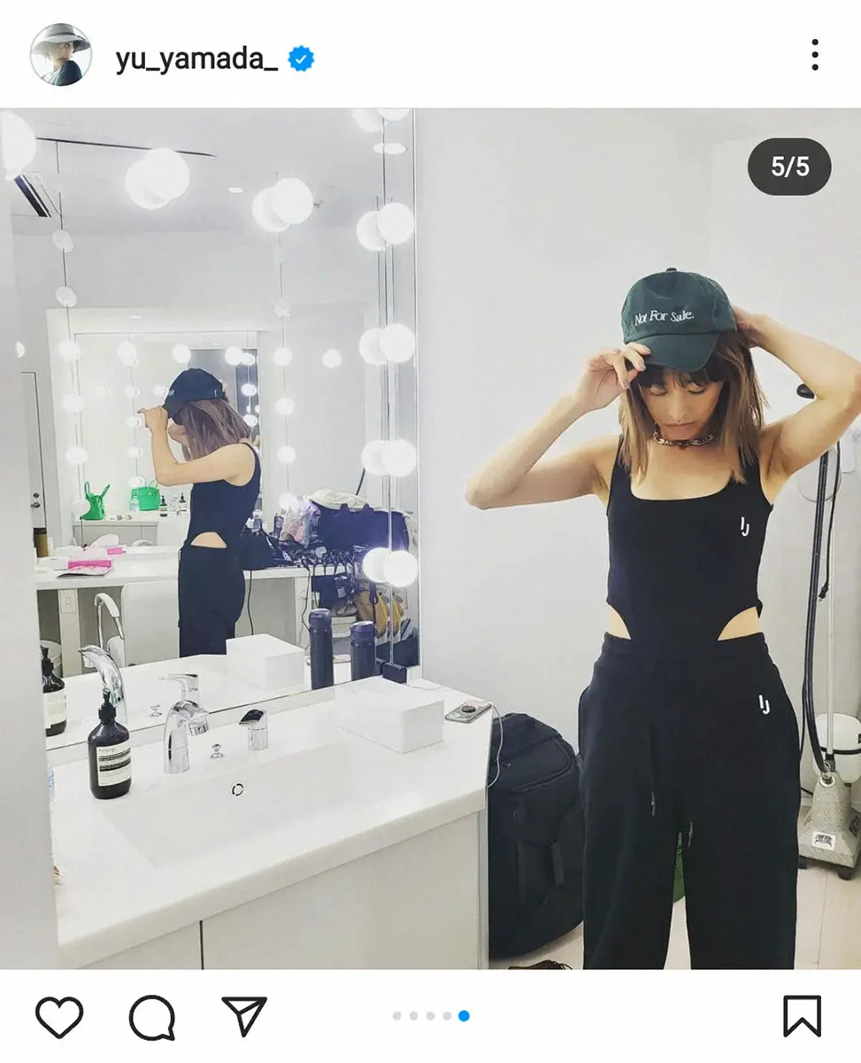 【画像・写真】4児の母の山田優　腰骨がパックリ見える“アザとい”タンクトップ姿披露