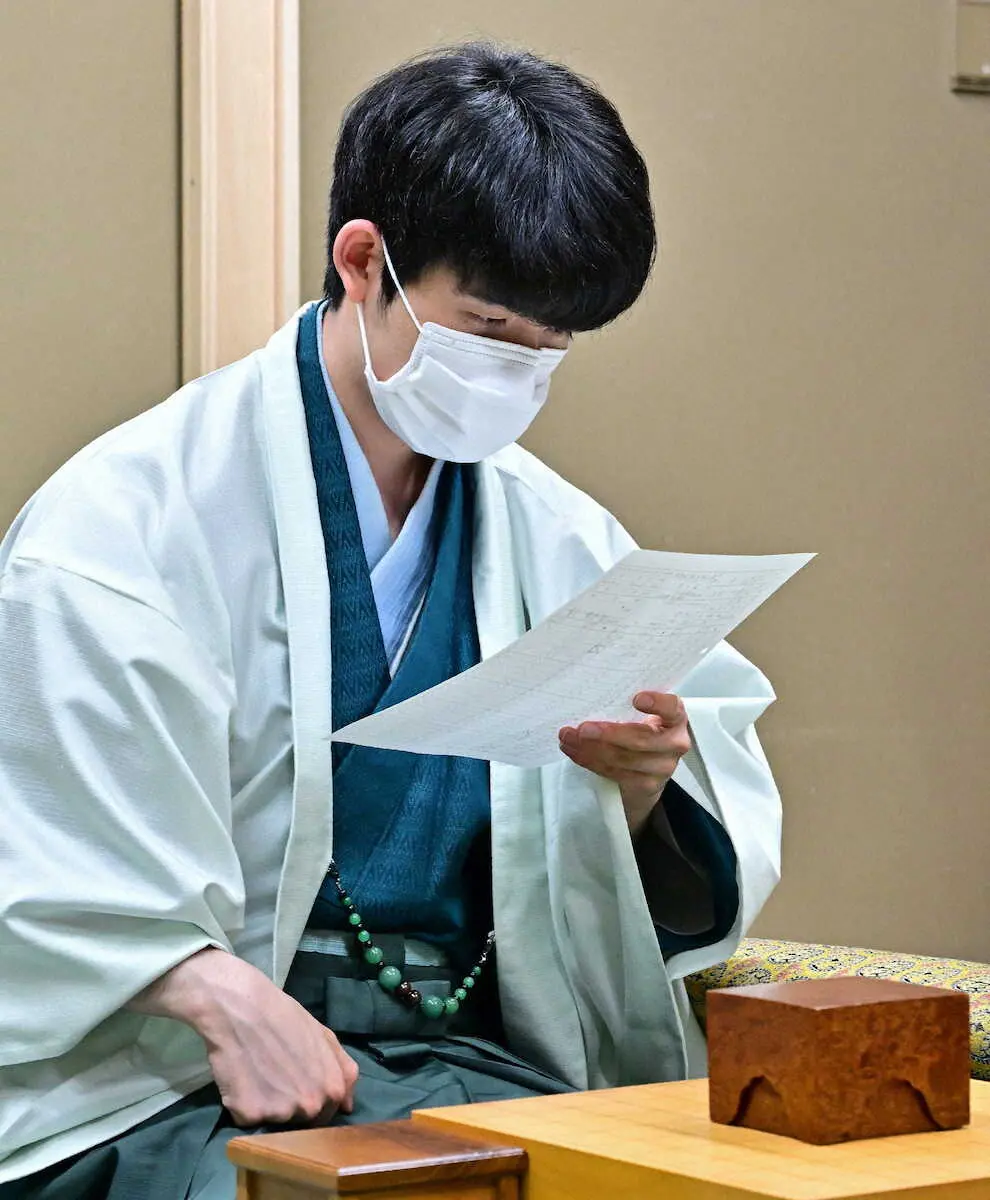 【画像・写真】藤井聡太王将、勝てば最年少7冠　名人戦第5局の第2日が始まる