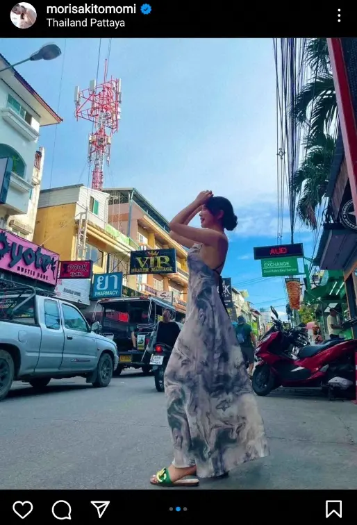 【画像・写真】森咲智美　大胆背中“丸出し”ワンピ姿公開に「綺麗で美しい」「プロポーションがキュート」「背中全開」