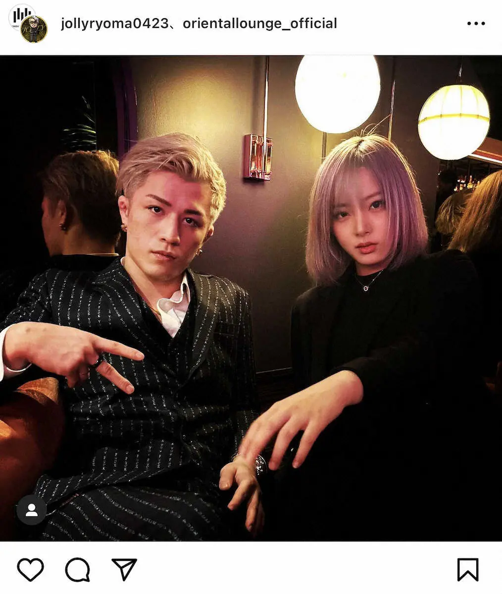 【画像・写真】ジョリーの公式インスタグラム（＠jollyryoma0423）から。ブラックスーツで清水ゆりマネジャー（左）との2ショット。
