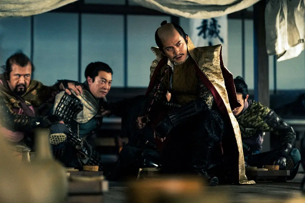 【画像・写真】「どうする家康」月代＆洋装・岡田信長、下手→恫喝タイトル回収！ネット戦慄「静かな圧」「凄み一段上」