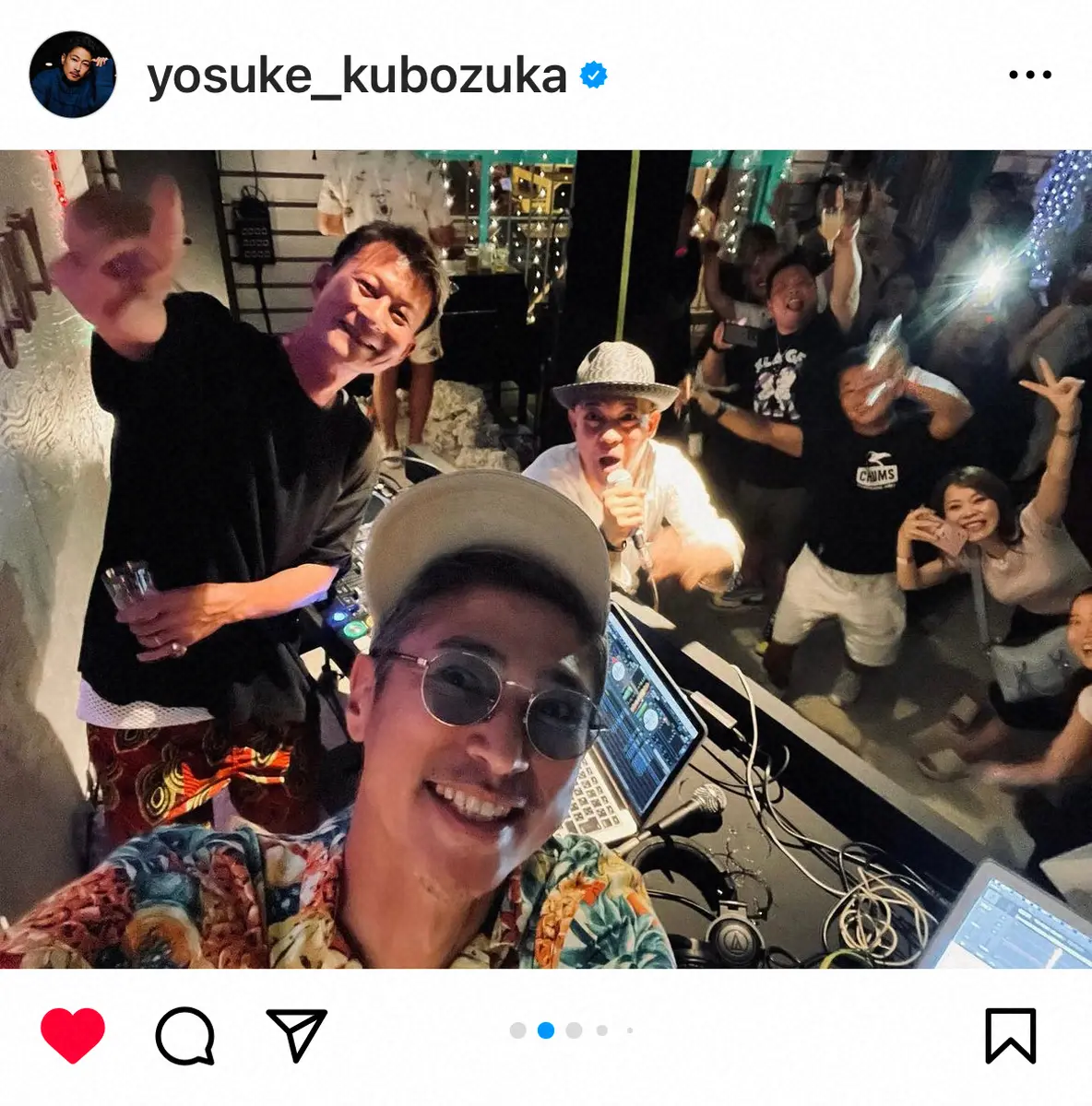 【画像・写真】窪塚洋介　人気俳優に有名ミュージシャン…沖縄での“社員旅行”ショットに反響「豪華メンバー」「社員？」