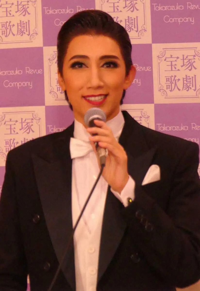 【画像・写真】宝塚宙組千秋楽「8代目宙組トップスター真風涼帆、本日をもって任務を完了します」