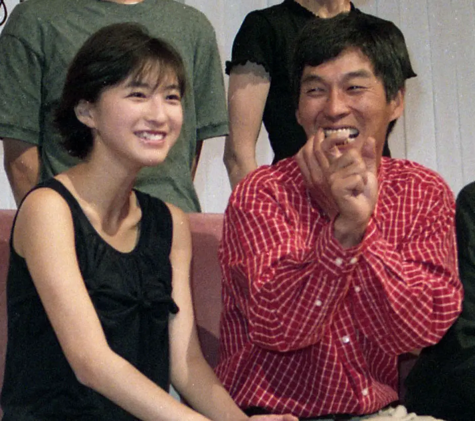 1998年6月、フジテレビ「世界で一番パパが好き」製作発表に出席した広末涼子と明石家さんま