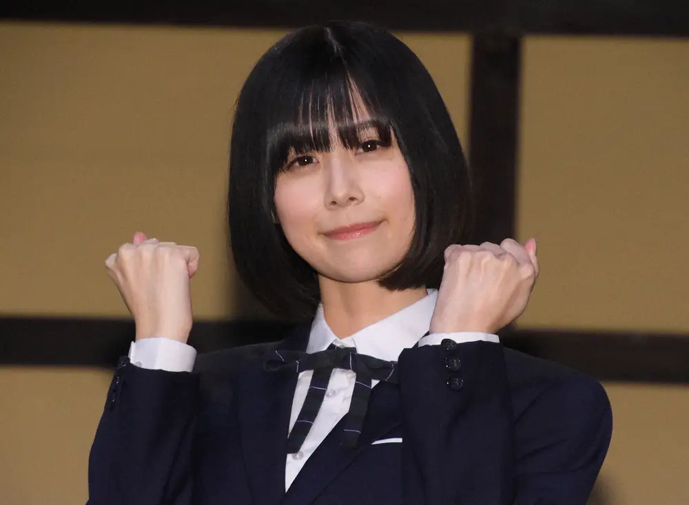 【画像・写真】有村藍里「歯列矯正して本当によかった」と思いつづる　整形前の“垢抜け意識”姿も