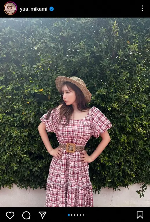 【画像・写真】三上悠亜　ギンガムチェックの夏ワンピ姿披露に「似合ってます」「かわいい」「美女」「素敵」