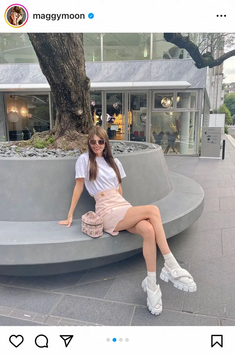 【画像・写真】マギー　脚長っ!!ピンクのミニスカ姿の美脚ショットに「脚たまらん」「脚に夢中」の声