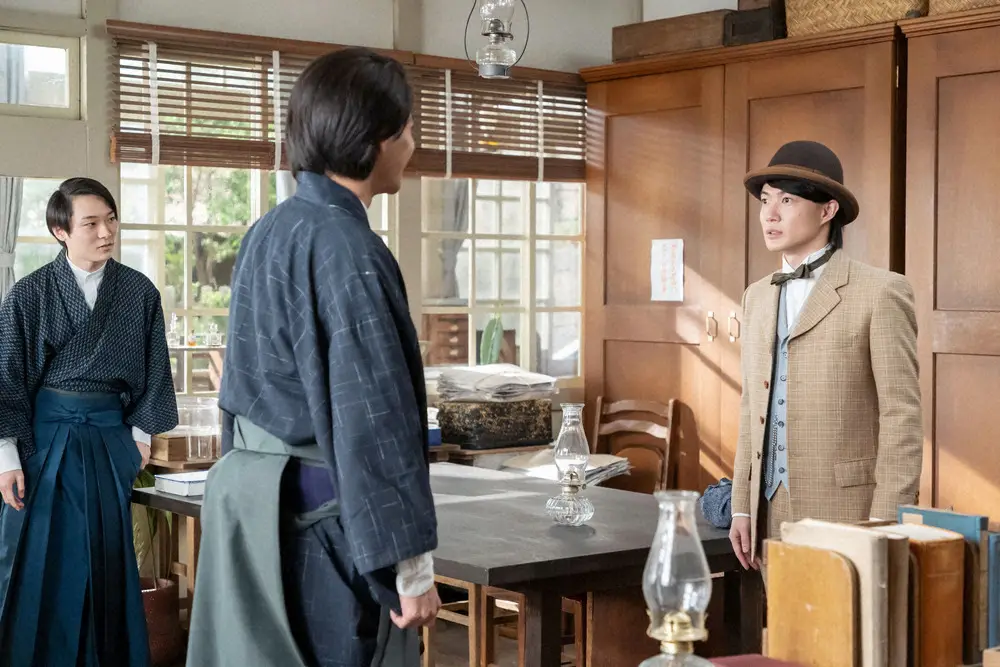 【画像・写真】【来週のらんまん】第14週　万太郎、寿恵子との長屋での新婚生活スタート　田邊教授からは“誘い”が