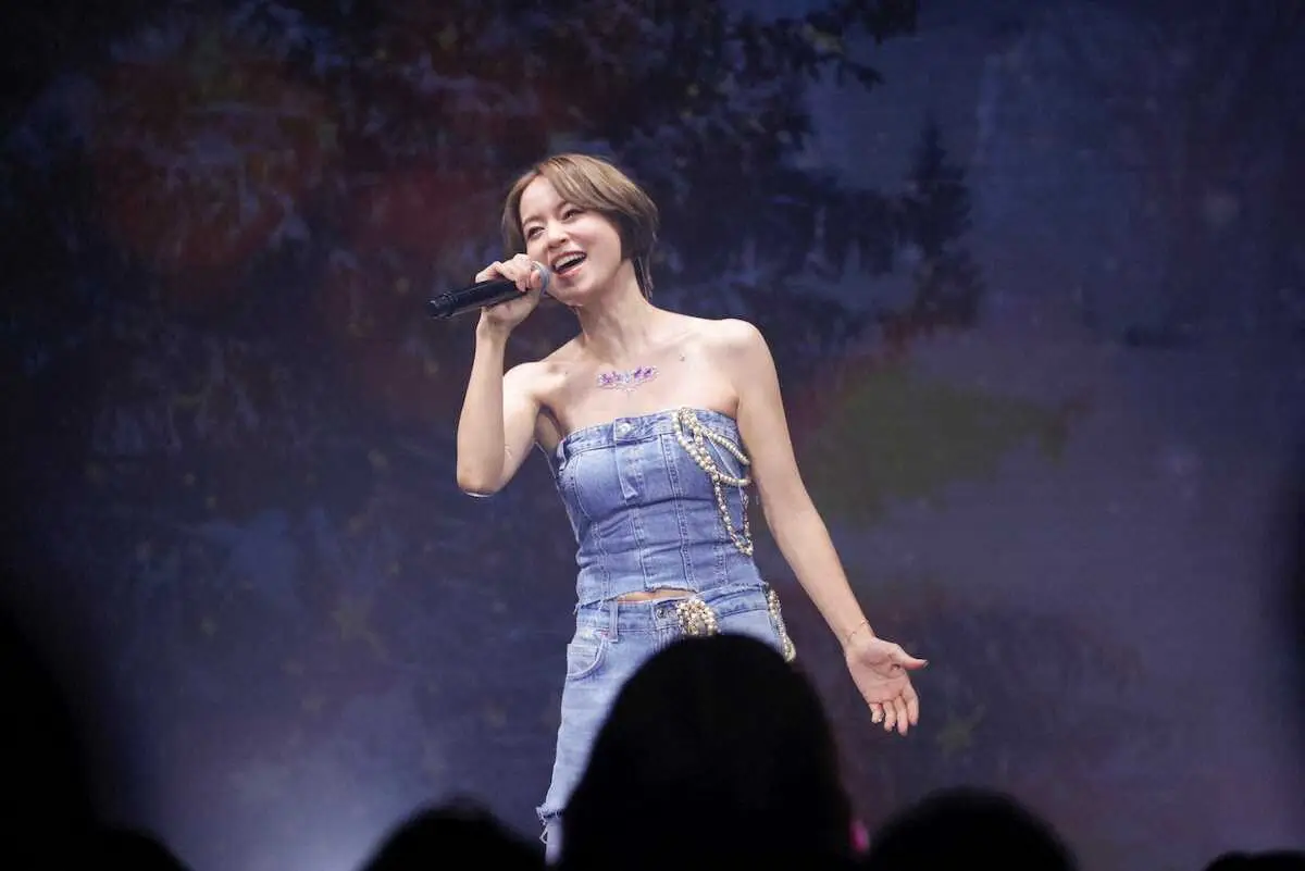 【画像・写真】鈴木亜美　25周年ライブで涙「こんな鈴木亜美を可愛がってくれてありがとう」