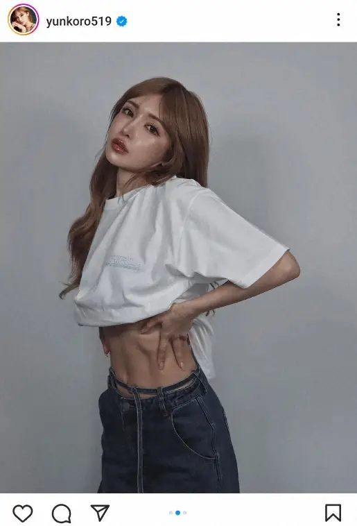 【画像・写真】“腹筋美女”ゆんころ　クビレ・ショット披露に「それにしても素敵な腹筋」「スタイル抜群美女」