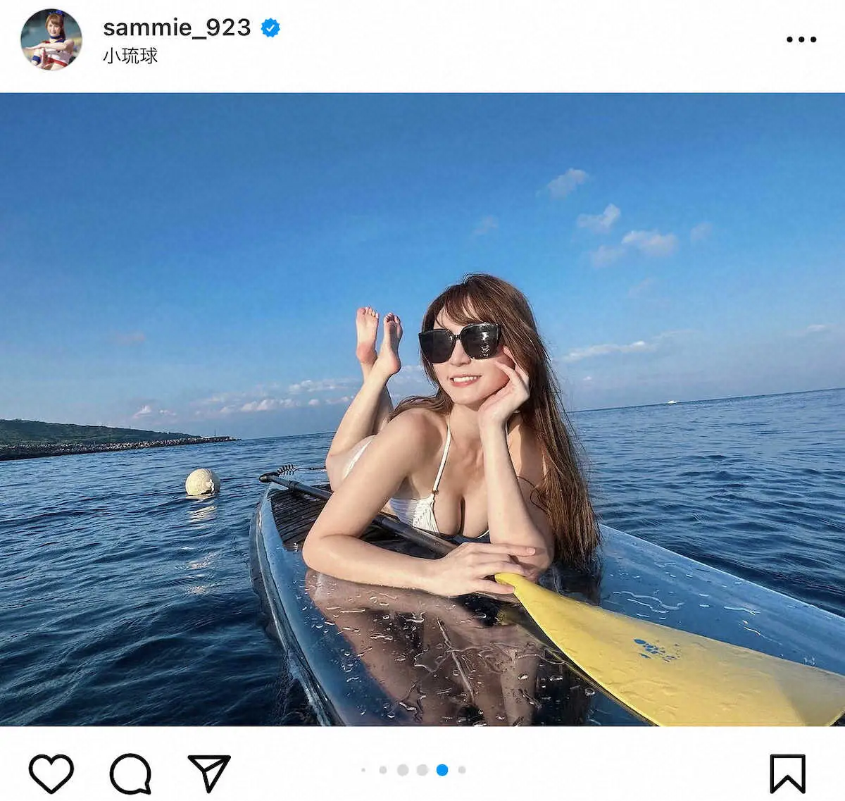 【画像・写真】サミーの公式インスタグラムから（＠sammie＿923）。青空の下でSUPを楽しむサミー