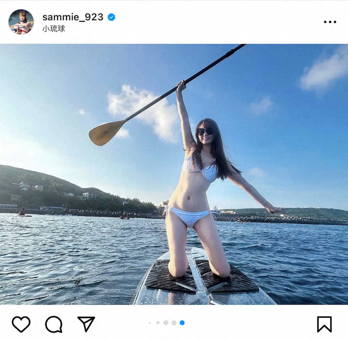 【画像・写真】サミーの公式インスタグラムから（＠sammie＿923）。青空の下でSUPを楽しむサミー