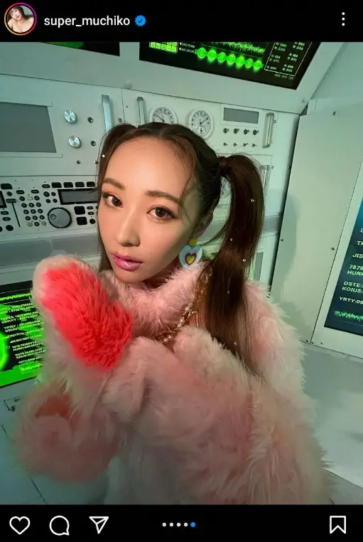 【画像・写真】てんちむ　ツインテール＆もふもふトップス姿披露に「めっちゃかっけー」「アリアナグランデみたい」