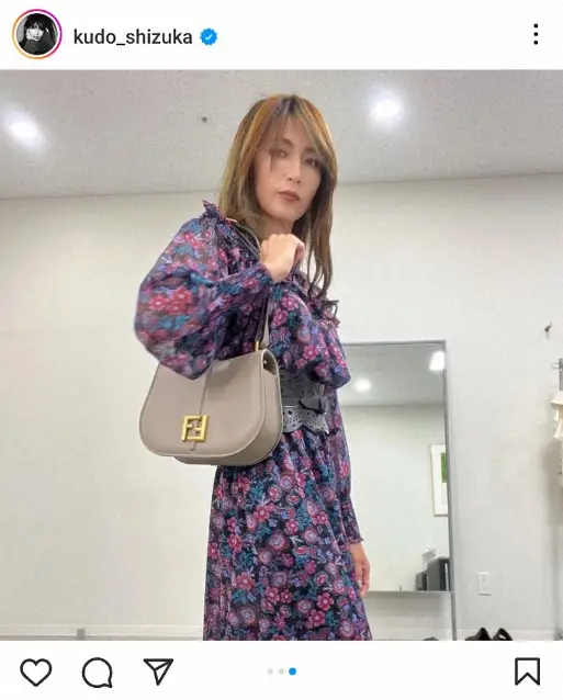 【画像・写真】工藤静香　“薄～い生地”の花柄ワンピ姿披露に「スケ感いいね」「紫陽花の精みたい」「素敵」