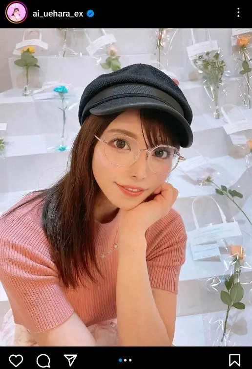 【画像・写真】上原亜衣　ハンチング帽＆半袖ニットの眼鏡ショット公開に「可愛いです」「似合ってる！」