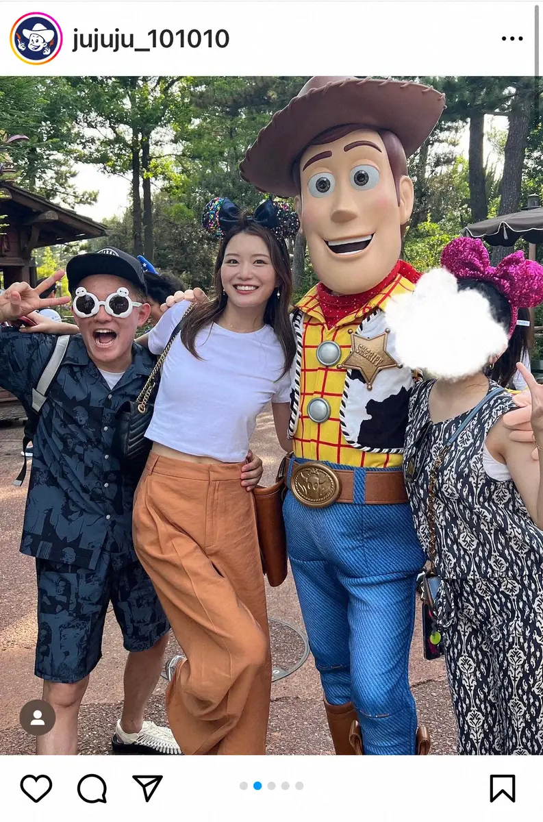 【画像・写真】井戸田潤　19歳年下モデル妻＆17歳長女らとディズニーランドへ　フォロワー「素敵な家族の形」の声