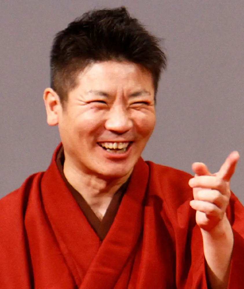 【画像・写真】桂三度　師匠・文枝からの傘寿記念プレゼントに「めっちゃかっこええ、センスええやん」