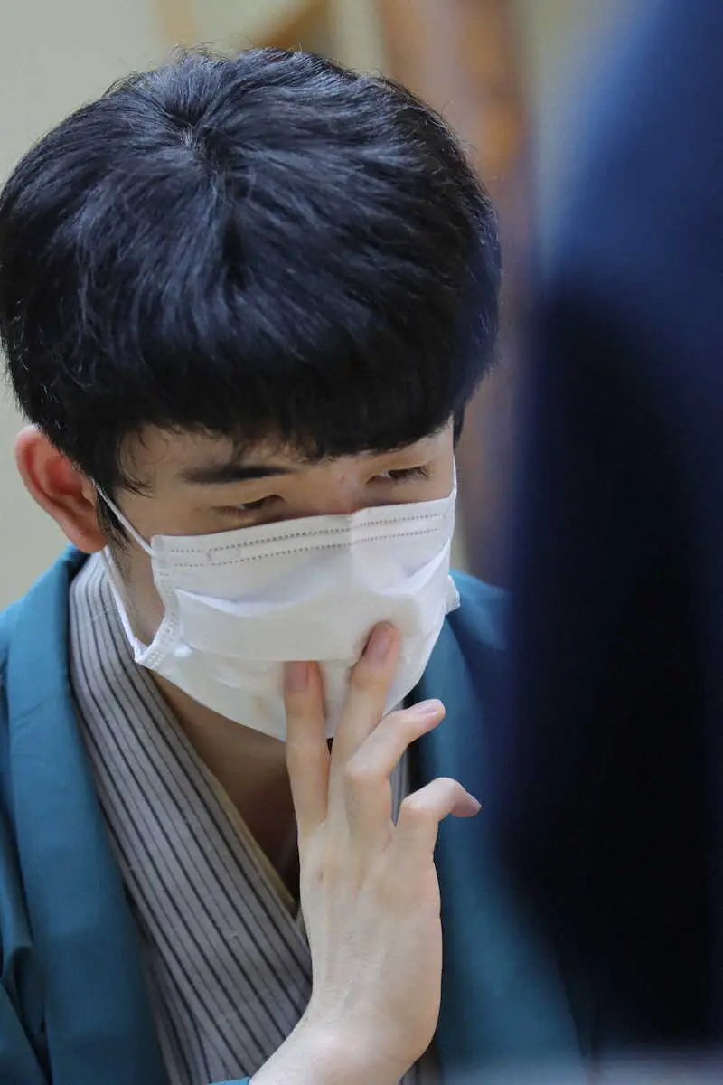 【画像・写真】藤井聡太棋聖が棋聖戦4連覇！前人未到の8冠へまた一歩前進　一時は「思わしくない展開」も大逆転