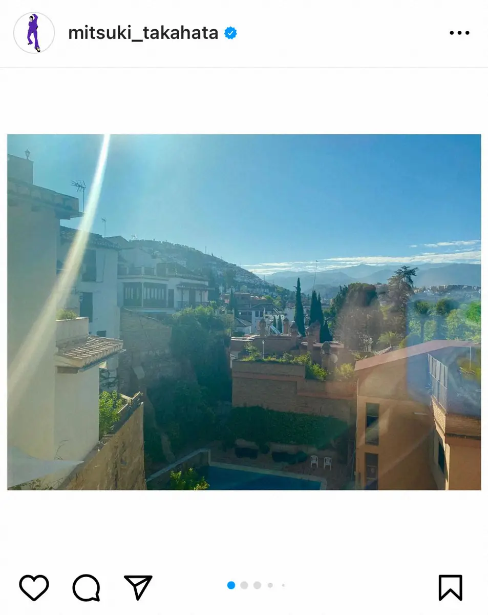 【画像・写真】高畑充希　スペインのグラナダ満喫！鮮やかなブルーヘアに「めちゃ綺麗」「プリンセスみたい」の声