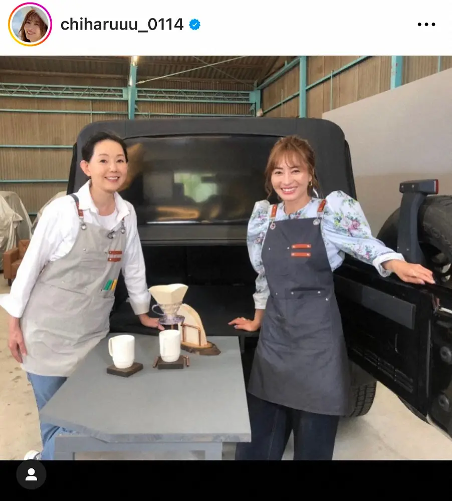 【画像・写真】新山千春「大好きな先輩」と慕う女優とスナックで酒とカラオケ堪能　ファン衝撃「なんて豪華な」