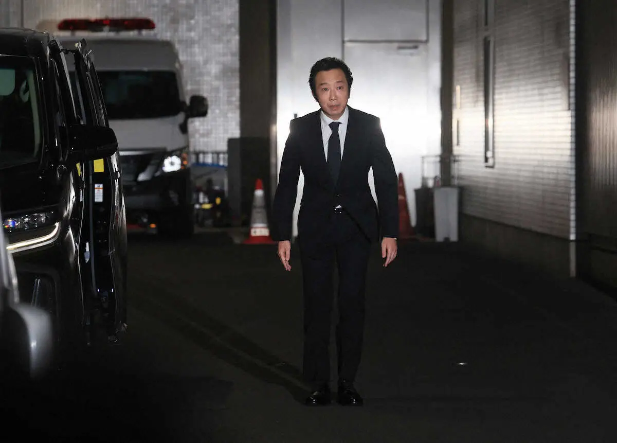 【画像・写真】市川猿之助被告保釈　原宿署周辺は騒然　スマホかざす人、「どうしたの？」と立ち止まる人…