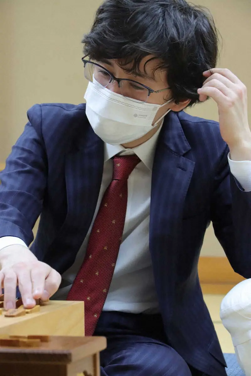 【画像・写真】伊藤匠六段が先勝、藤井竜王への挑戦権へあと1勝　竜王戦挑戦者決定3番勝負