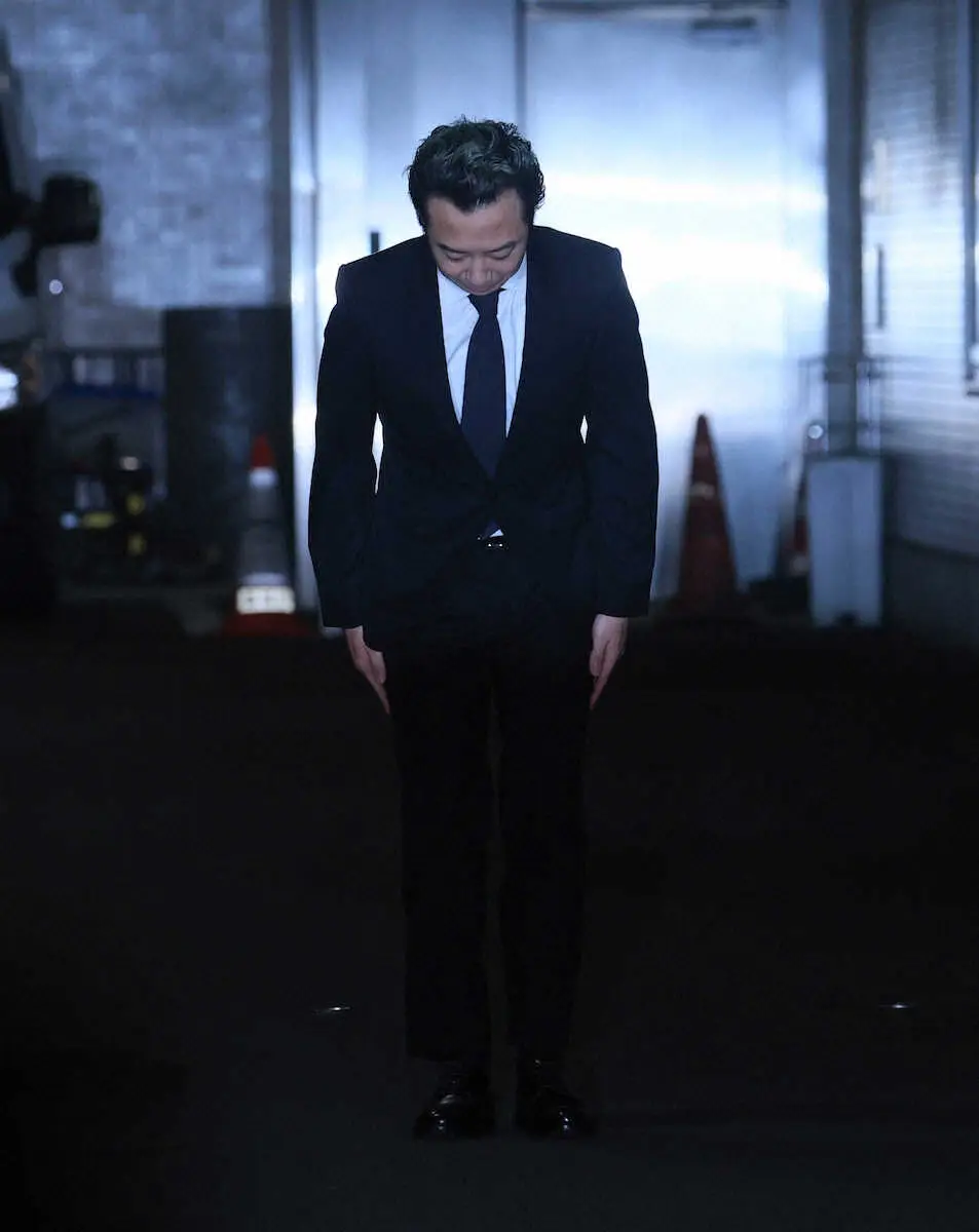 【画像・写真】市川猿之助被告が保釈　76日ぶりに姿見せ5秒間頭下げる　当面は監督者と制限住居で生活か