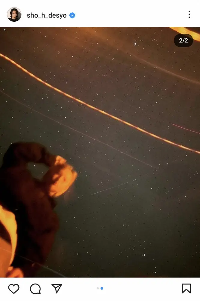 【画像・写真】平野紫耀　星空バックの金髪ショット披露に「ヤバい、星より輝いてる」「かっこよすぎる」の声