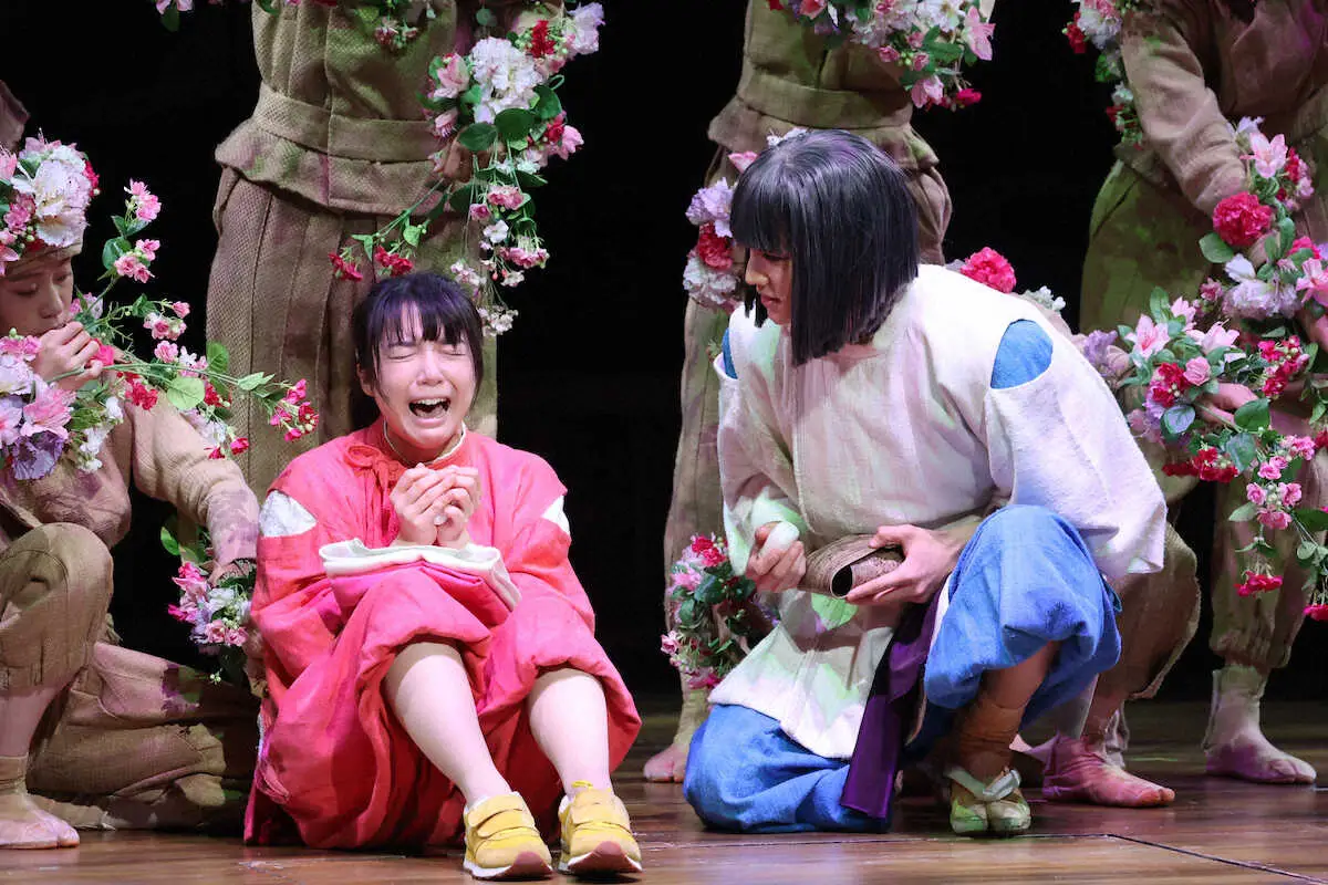 【画像・写真】「千と千尋の神隠し」の名古屋公演開幕　橋本環奈と上白石萌音が1年ぶりに主人公熱演