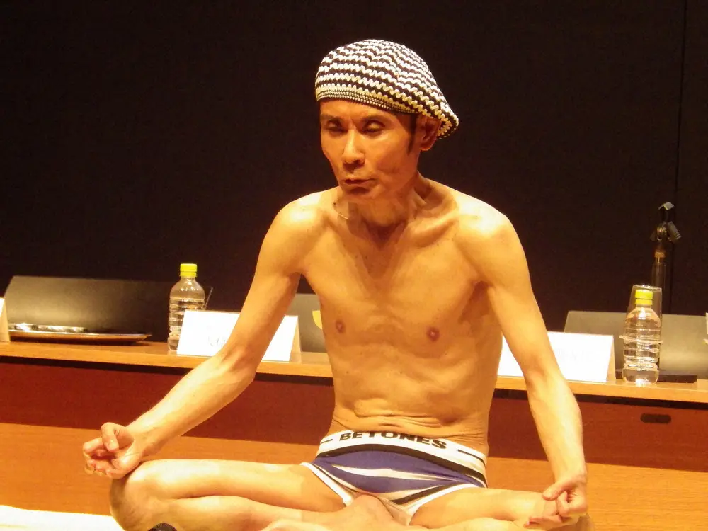 【画像・写真】片岡鶴太郎　23時起床、4時間のヨガ、1日1食…12年続ける驚きのルーティンを明かす