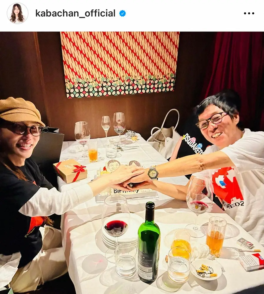 【画像・写真】KABA.ちゃん“元カレ”明石家さんまと「手をギュッ」ラブラブショット披露「私達、結婚するの？」