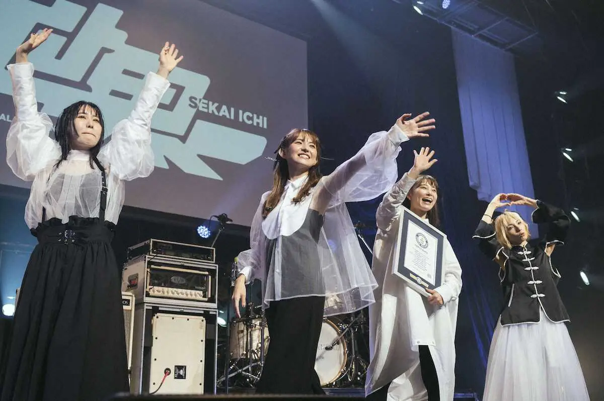 【画像・写真】SCANDAL「同一メンバーによる女性最長活動ロックバンド」ギネス世界記録認定「感謝の気持ちで…」