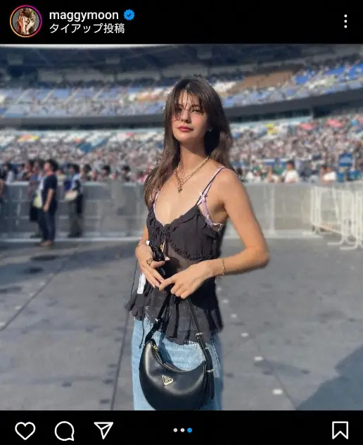 【画像・写真】マギー　黒キャミ＆デニムの“フェススタイル”披露に「美の女神…可愛すぎ」「ヤバぁ　眩しい」