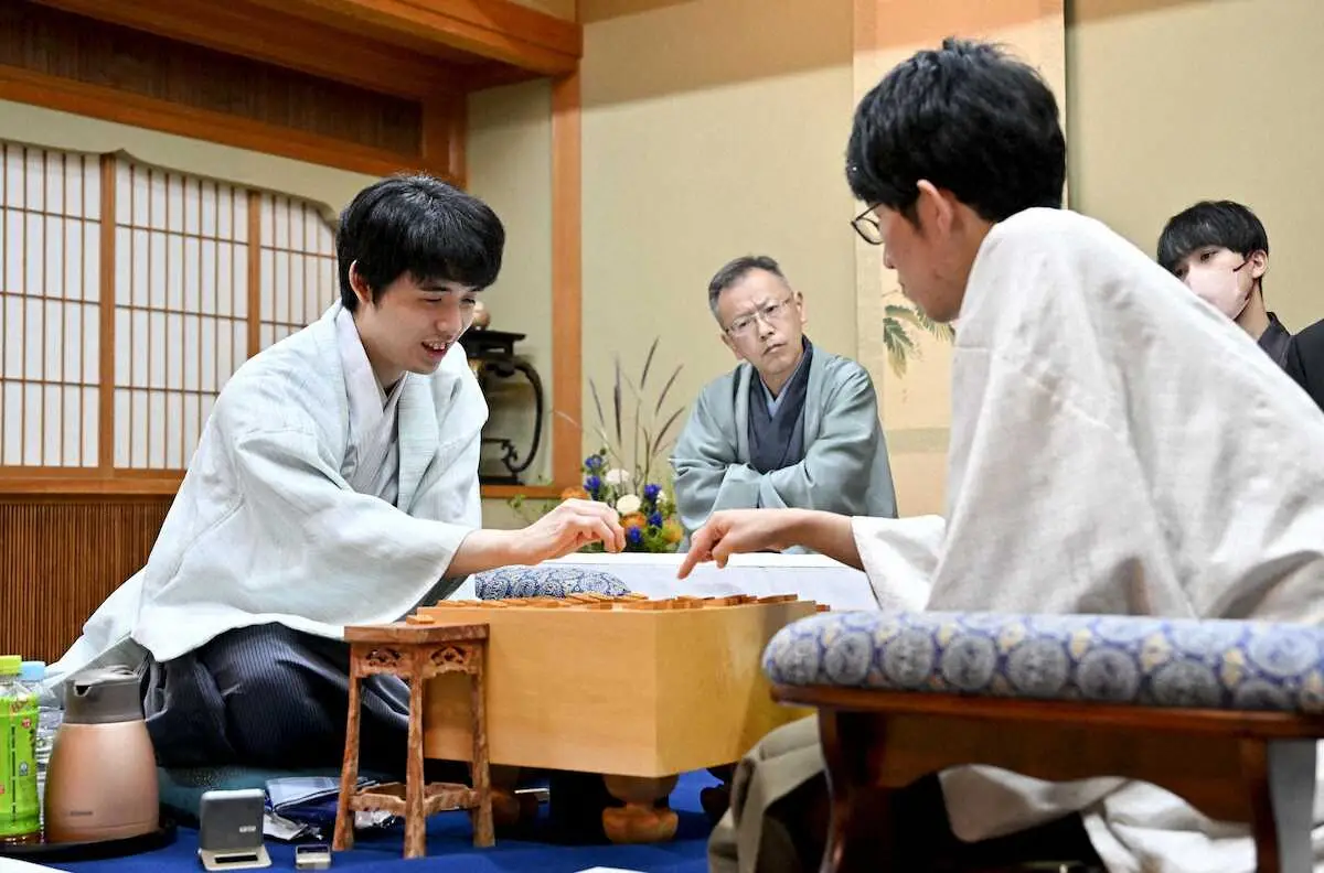 【画像・写真】佐々木大地七段、1時間36分の大長考の末に散る「どれも自信がなくて…」　王位戦7番勝負第5局