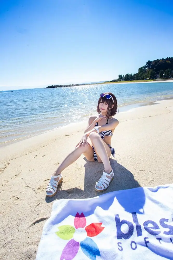 【画像・写真】コスプレイヤー・ゆきまる 『冴えカノ』 加藤恵　海風に負けないふんわりヘアスタイルを再現【コスプレ図鑑】