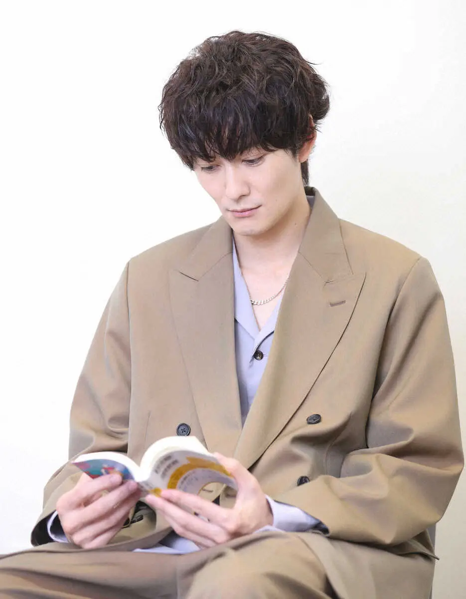 【画像・写真】岡田将生　活字の海に身を沈めリフレッシュ、疲れさえも心地よさに　小説に「没頭している時間が好き」