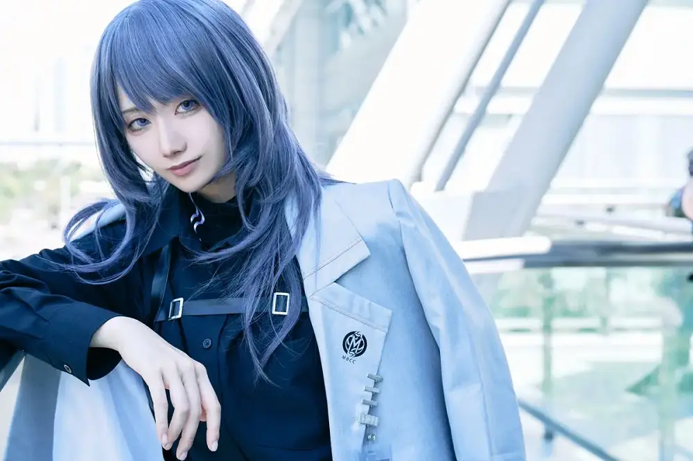 【画像・写真】コスプレイヤー・ろん 『無期迷途』 ミノス危機管理局局長　アイシャドウとリップのバランスで原画に近づける【コスプレ図鑑】