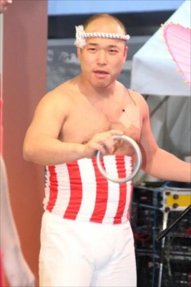 【画像・写真】クールポコ。小野まじめ　“物騒”なメイク写真公開！5歳と9歳の娘に「可愛くしてもらいました」