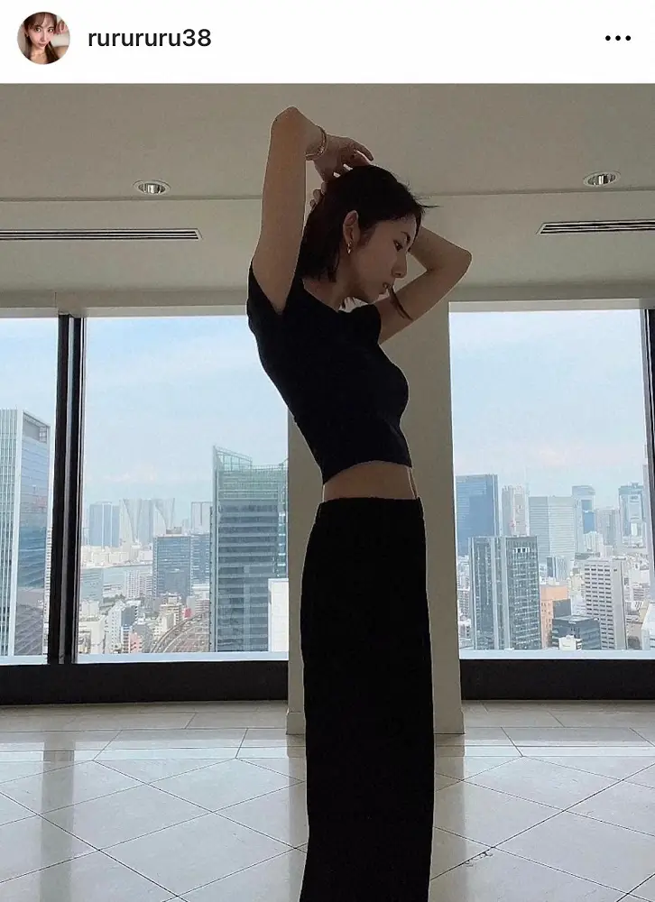 【画像・写真】4児の母モデル・菊池瑠々「女であることは諦めない」　衝撃のくびれ「4人産んだ身体とは思えない」