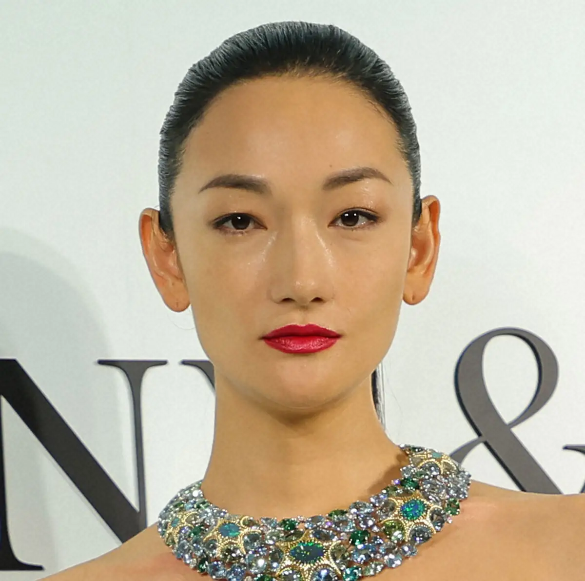 【画像・写真】冨永愛　「実は昔から大好きでござる」甲冑姿で山梨銘菓愛を告白！「殿、カッコよすぎ」の声