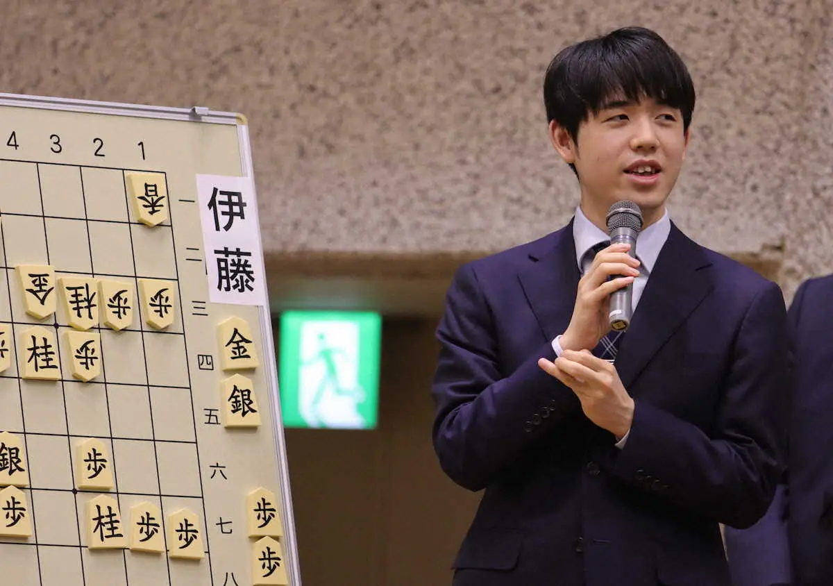 【画像・写真】藤井聡太王将　負け筋解析に青野九段「まるでAIのよう」　公開模範対局登場　