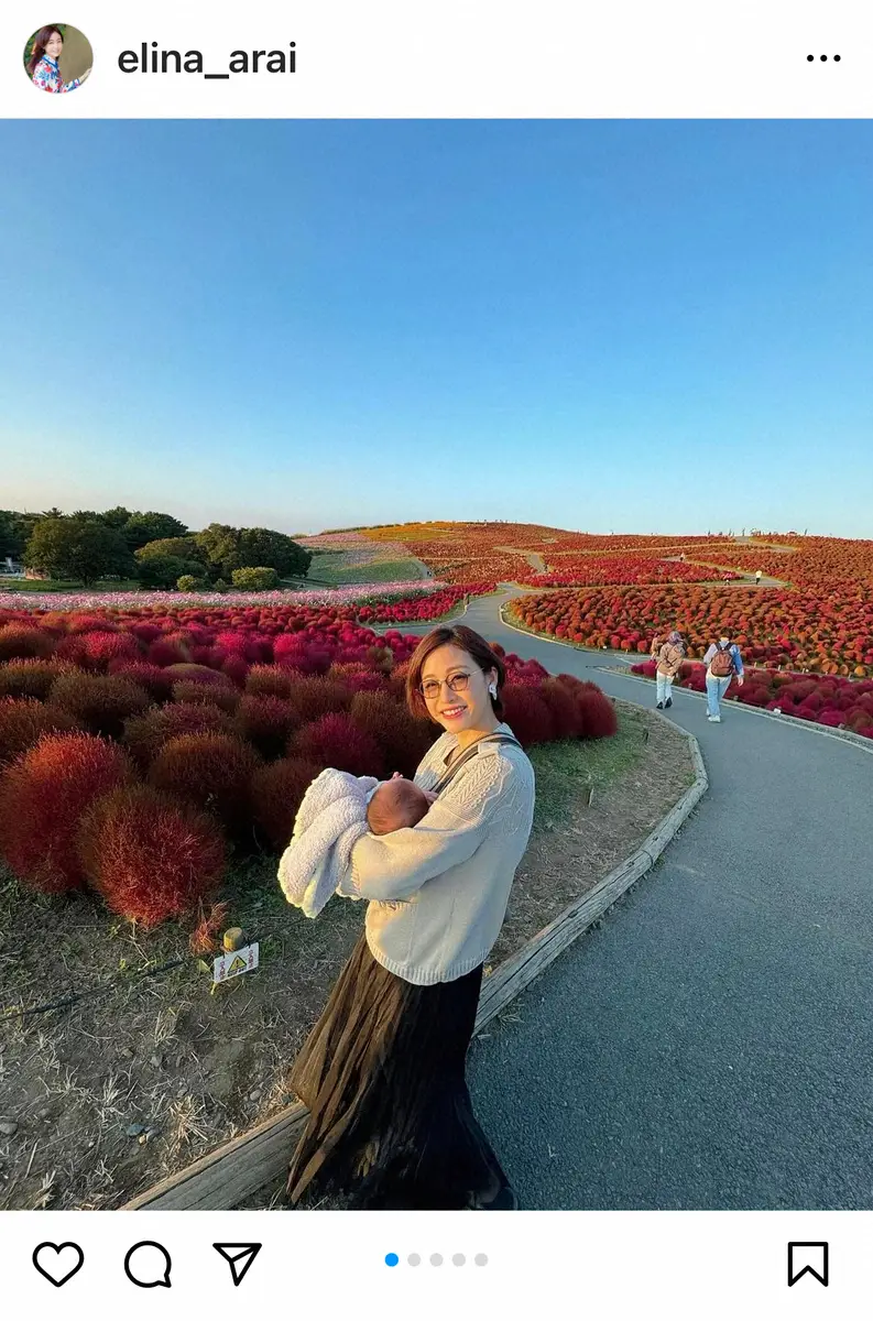 【画像・写真】新井恵理那　10月出産報告の長男とのお出かけツーショットを初披露「まぁるくてふわふわ頭が、そっくり」