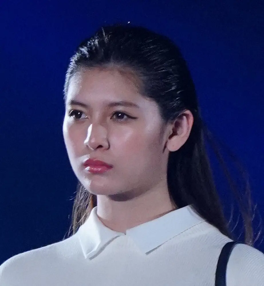 【画像・写真】“10頭身モデル”アンジェラ芽衣　パスポート用写真公開に「超ハイレベルの証明写真」「ポスターみたい」