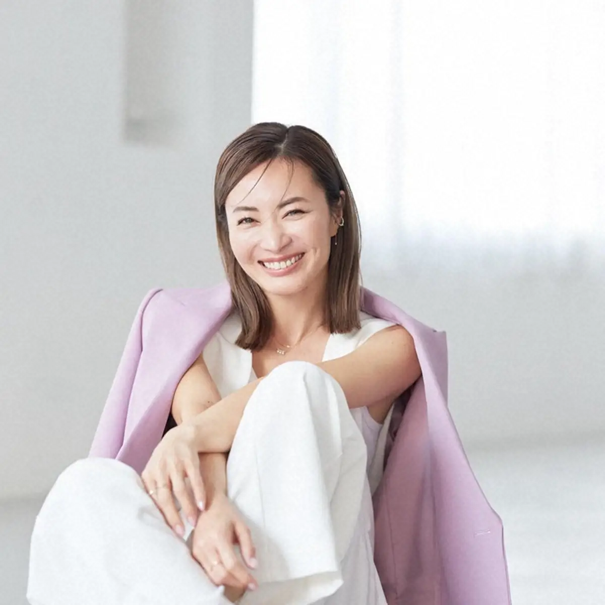 【画像・写真】新山千春　13歳年下男性との再婚幸せオーラあふれるオフショット　サンジャポではプロポーズ秘話も