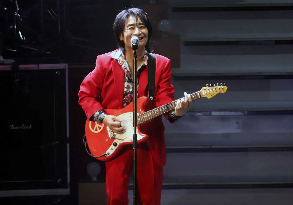 【画像・写真】スタレビ根本要　歌でKANさん悼む　アンコールで涙こらえ「愛は勝つ」合唱
